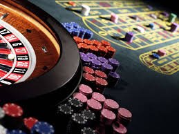 Tampilan gameplay sepak bola dengan tampilan skor dan statistik